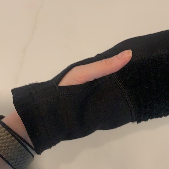 Women’s small Northface fleece. - Picture 3 of 9